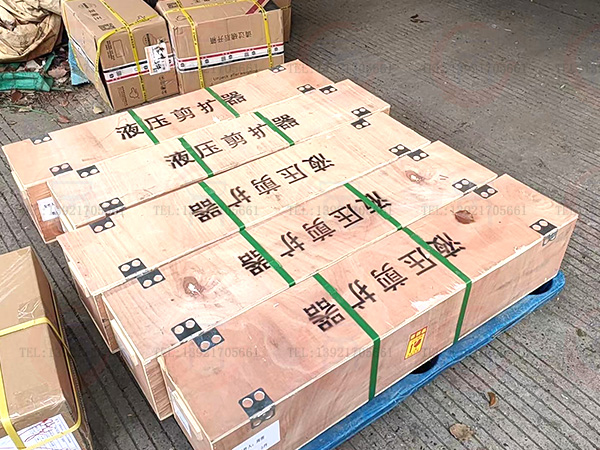 液壓剪擴(kuò)器發(fā)貨現(xiàn)場(chǎng).jpg 液壓剪擴(kuò)器發(fā)貨現(xiàn)場(chǎng).jpg